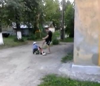 СКР завёл дело против подростка, избившего пенсионерку в Нижнем Новгороде и выложившего видео в Сеть
