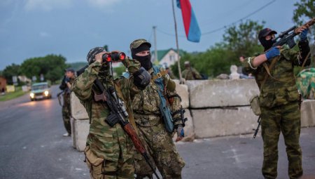 На Донбассе на всех фронтах продолжаются бои