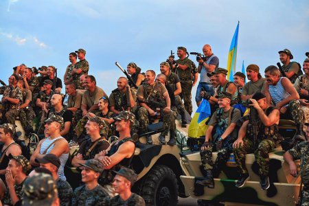 Владимир Зеленский и "Студия Квартал-95" перечислили 1 миллион гривен бандформированиям украинской хунты.