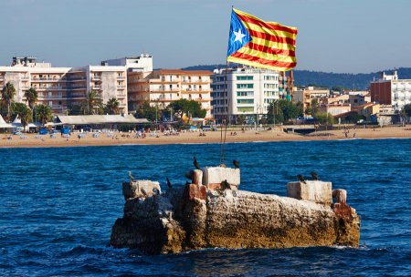 Правительство Каталонии отказалось от проведения референдума о независимости региона