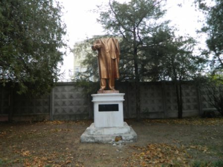 Чудеса Одессы: Ленин без головы и исчезнувший бюст маршала Жуков