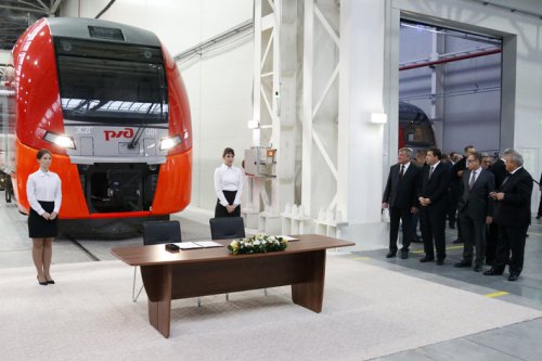 ««Уральские локомотивы» начинают серийный выпуск электропоездов ЭС2Г» 