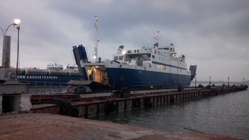 В порту Крым установлен новый 100-метровый причал