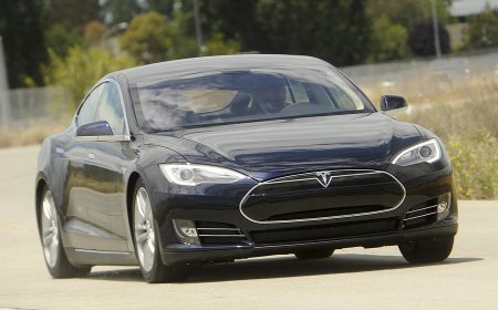 СМИ: Apple намерена составить конкуренцию компании Tesla Motors с электромобилем Titan