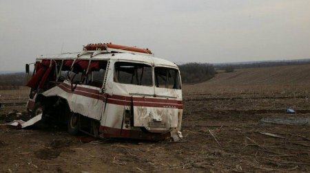 МВД Украины возложило вину за подрыв автобуса на мине в Донбассе на водителя