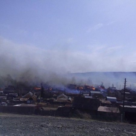 Пять человек погибли, порядка 900 домов повреждены в результате пожаров в Хакасии