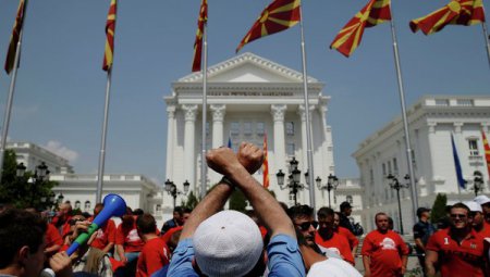 Македонская оппозиция начинает свой майдан