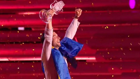 Российская певица Полина Гагарина заняла второе место на конкурсе «Евровидение-2015»