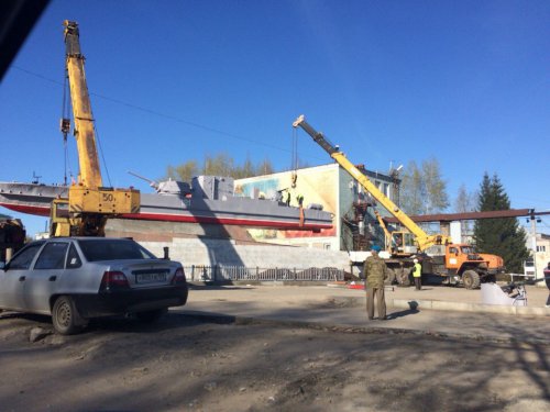 На судозаводе в Закамске восстановили памятник Бронекатер АК-454