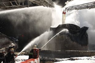 ГосЧС: На нефтебазе под Киевом произошёл прогнозируемый взрыв 4-5 цистерн