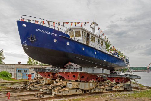 Ярославский судостроительный завод спустил многоцелевой катер «Ярославец-М» проекта 02220