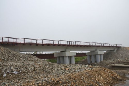На Сахалине построен новый железнодорожный мост