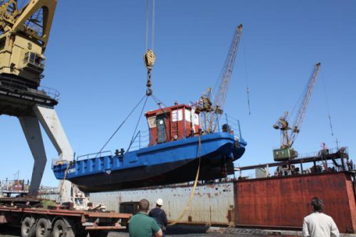 В Архангельске спустили на воду самоходную баржу «Арктика»