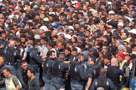 Миграционная экспансия беженцев может привести Европу к войне