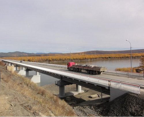 На 1580 км федеральной автотрассы «Якутск-Магадан» сдан в эксплуатацию мост через реку Колыма