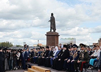 В Смоленске открыт памятник князю Владимиру