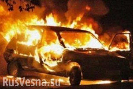 В Херсоне сожгли автомобиль «активиста» блокады Крыма (ВИДЕО)
