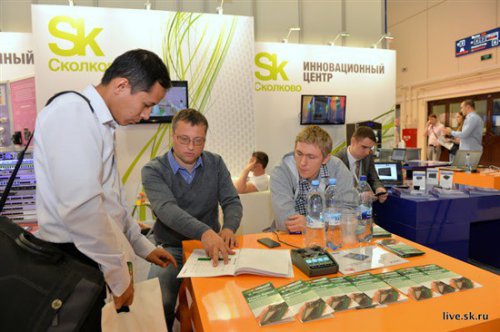 «МаксТелКом» договорился с АО ВОМЗ о выпуске сварочного аппарата для оптоволокна
