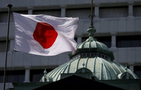 В парламенте Японии начался скандал из-за «рабской» крови Обамы