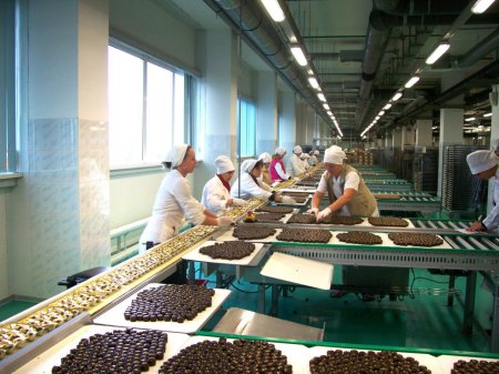 В ЕС начала работать первая российская шоколадная фабрика