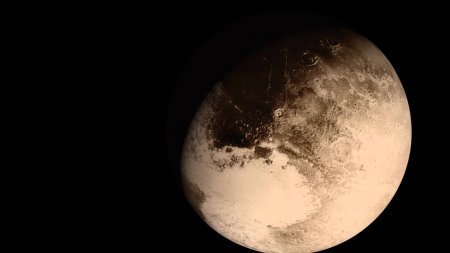 Ученые: Плутон снова может стать планетой