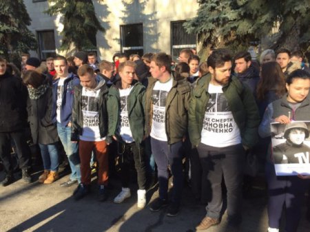 Москвичи вышли к посольству Украины с требованием привлечь к ответу убийц журналистов ВГТРК