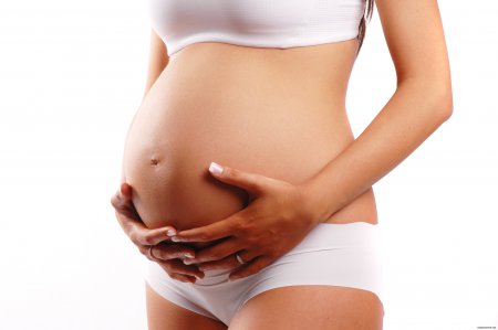 Ученые рассказали, почему женщине лучше всего родить ребенка до 30 лет