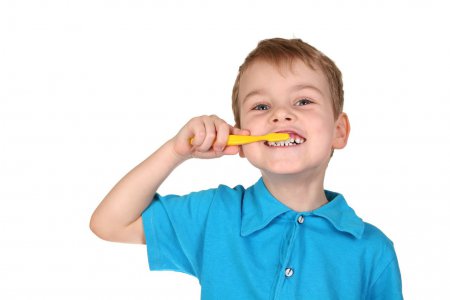 Исследование: Детские зубные пасты ничем не отличаются от паст для взрослых