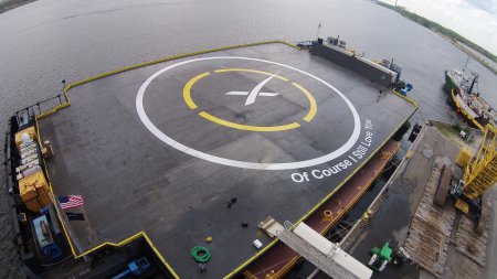 SpaceX опубликовала еще одно видео посадки ракеты на плавучую платформу