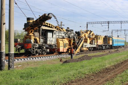 «На Крымской железной дороге начался капитальный ремонт пути» Фотофакты