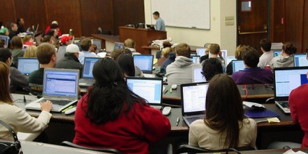 Ученые: Ноутбуки и ПК повышают успеваемость школьников и студентов