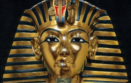 Учёные: Гробницу Тутанхамона строили для женщины