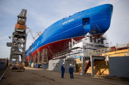 «Спущен на воду атомный ледокол «Арктика»» Судостроение и судоходство