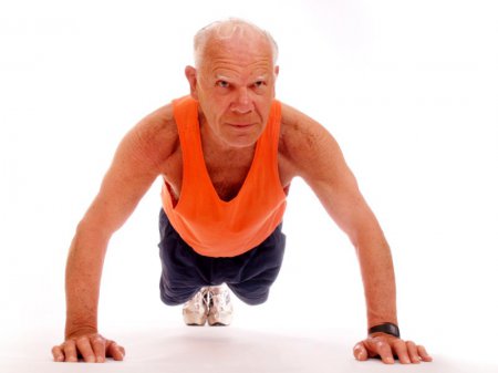 Ученые: Физические упражнения в старости приносят меньше пользы