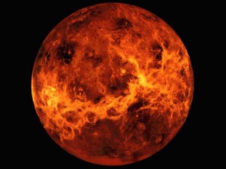Загадка Венеры решена: планету иссушил "электрический ветер"