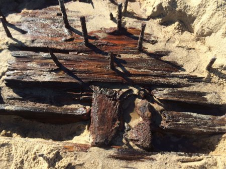 Археологи обнаружили заброшенный корабль на побережье острова Мартас-Винъярда вблизи США