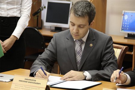 Минобрнауки не будет отнимать учёной степени у министра Николая Никифорова