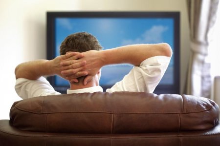 Ученые рассказали, чем опасен просмотр телевизора для мужчин