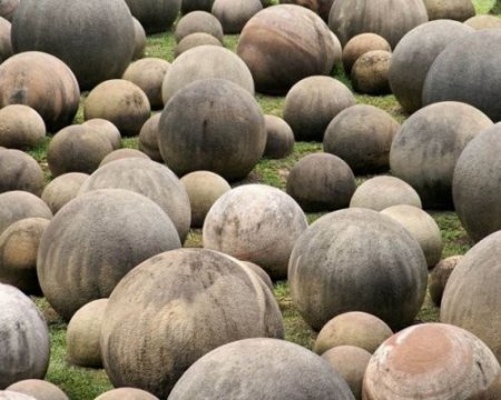 Ученые: Ископаемые круглые камни использовались древними людьми для охоты