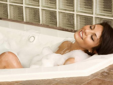 Ученые: Прием горячей ванны позволяет сжигать лишние килокалории