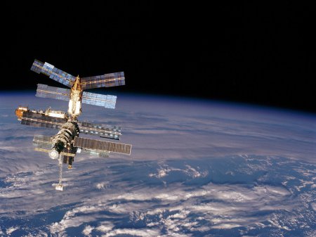 Орбита МКС скорректируют 24 августа