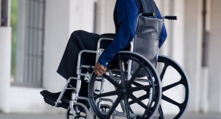 Ученые создали специальные коляски, избавляющие от боли плеч