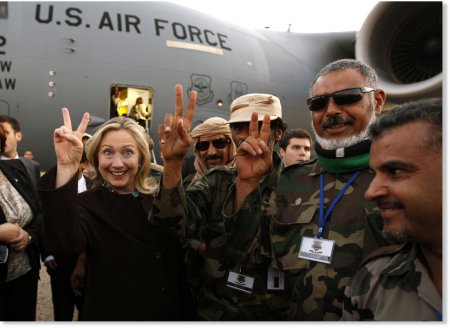 Wikileaks: Клинтон снабжала ИГИЛ оружием