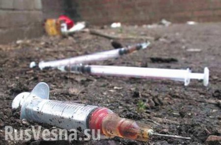 Это Украина: во Львовской области ребенок укололся ВИЧ-инфицированным шприцем во дворе детсада