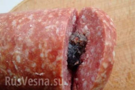 Не для слабонервных: в магазине Тернополя купили колбасу с мышью (ФОТО)