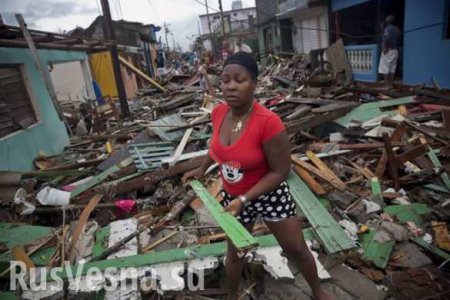 Гаитяне просят не переводить деньги Американскому Красному Кресту (ФОТО)