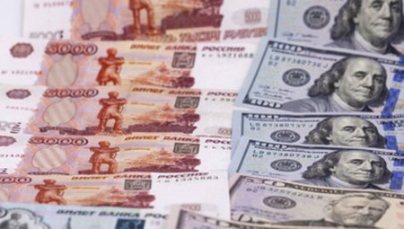 Богач-аноним разбросал сотни конвертов с деньгами по Магнитогорску