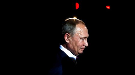 Telegraph: Путин способен устроить переворот одним щелчком мыши