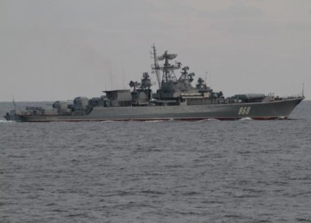 Российский боевой корабль отогнал «делегацию» с Украины от вышек Черноморнефтегаза