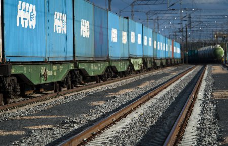 «Fesco, «Евросиб» и Sinotrans запустили континентальный маршрут из Китая в Россию через Монголию» Транспорт и логистика